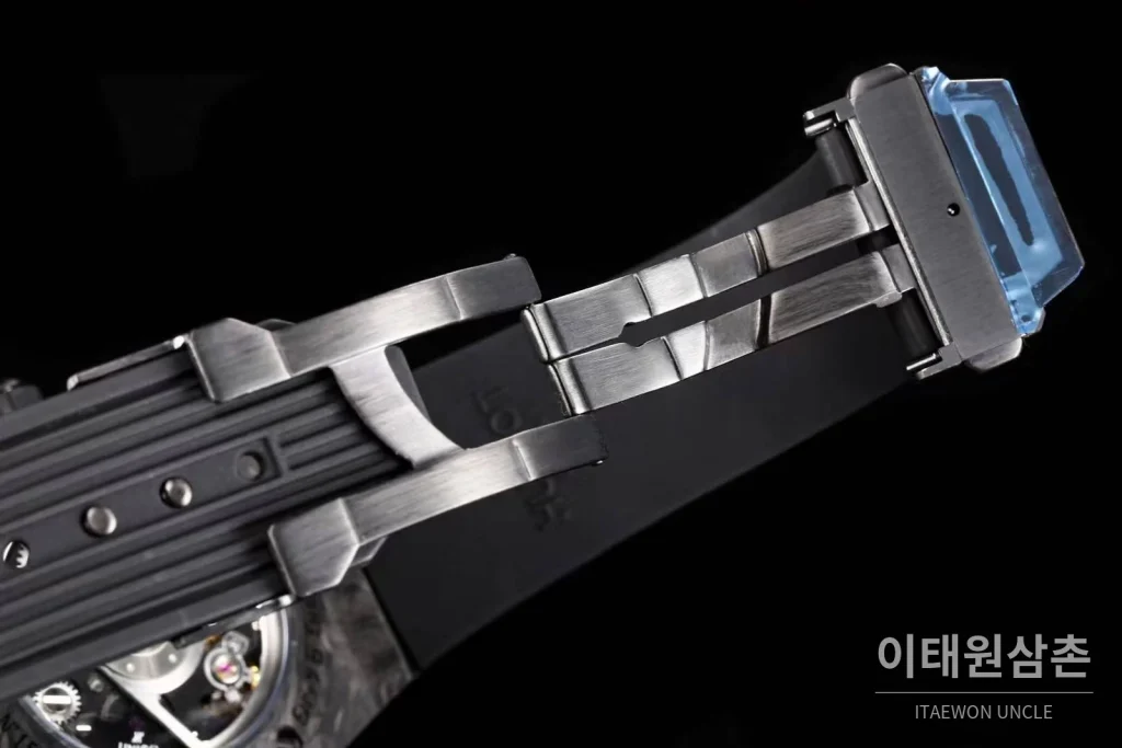 위블로 빅뱅 카본파이버 스켈레톤 크로노그래프 오토매틱 스켈레톤 다이얼 블랙 러버 스트랩 그레이 베젤