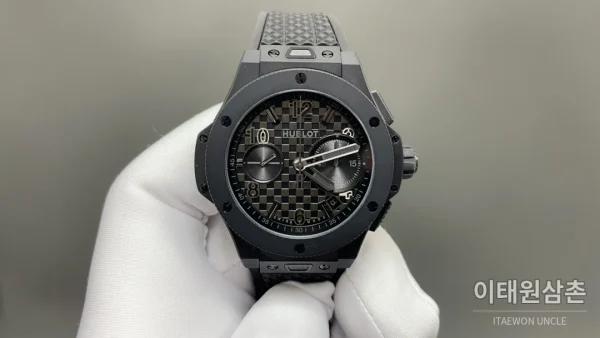 위블로 빅뱅 크로노그래프 오토매틱 43mm 그레이 다이얼 블랙 러버 스트랩 블랙 베젤 위블로 빅뱅 크로노그래프 오토매틱 43mm 그레이 다이얼 블랙 러버 스트랩 블랙 베젤