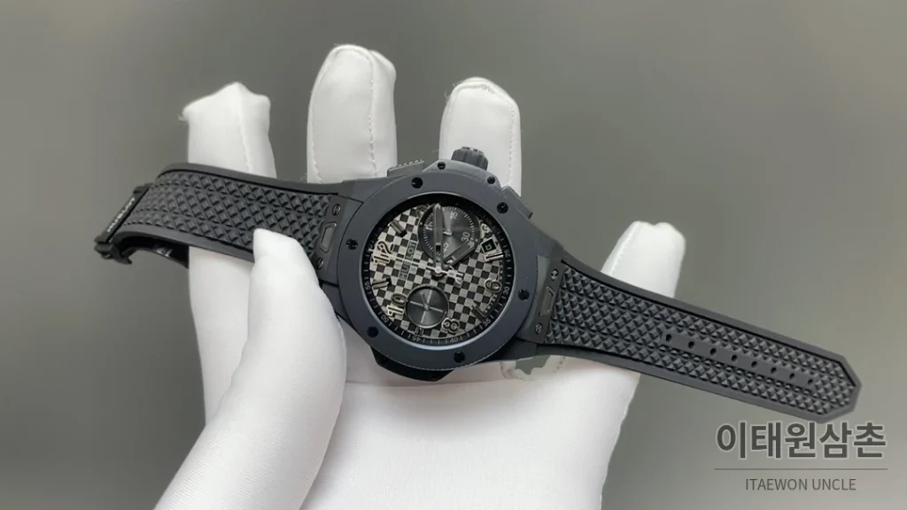 위블로 빅뱅 크로노그래프 오토매틱 43mm 그레이 다이얼 블랙 러버 스트랩 블랙 베젤