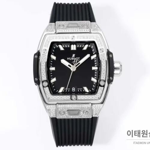 위블로 빅뱅 다이아몬드 스틸 스켈레톤 러버밴드 오토매틱 39mm 실버 / 블랙 (6) 위블로 빅뱅 다이아몬드 스틸 스켈레톤 러버밴드 오토매틱 39mm 실버 / 블랙 실버 베젤 (3)
