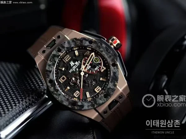 위블로 빅뱅 페라리 카본 티타늄 스켈레톤 크로노그래프 오토매틱 45mm 블랙 (2) 위블로 빅뱅 페라리 카본 티타늄 스켈레톤 크로노그래프 오토매틱 45mm 블랙 브라운 가죽 스트랩