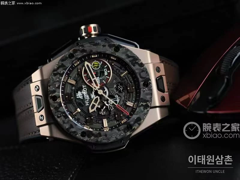 위블로 빅뱅 페라리 카본 티타늄 스켈레톤 크로노그래프 오토매틱 45mm 블랙 브라운 가죽 스트랩