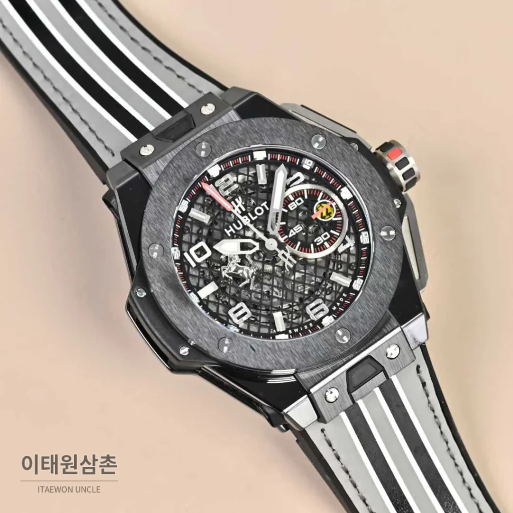 위블로 빅뱅 페라리 티타늄 카본 스켈레톤 크로노그래프 오토매틱 45mm 블랙 그레이 러버 스트랩