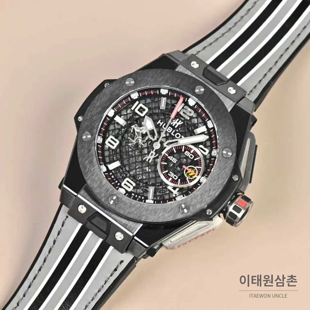 위블로 빅뱅 페라리 티타늄 카본 스켈레톤 크로노그래프 오토매틱 45mm 블랙 그레이 러버 스트랩