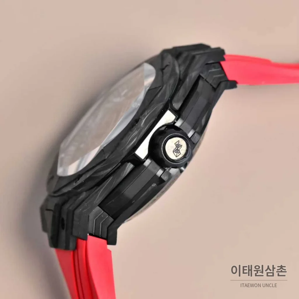 위블로 빅뱅 상블루II 카본파이버 스켈레톤 크로노그래프 오토매틱 45mm 블랙 레드 러버 스트랩