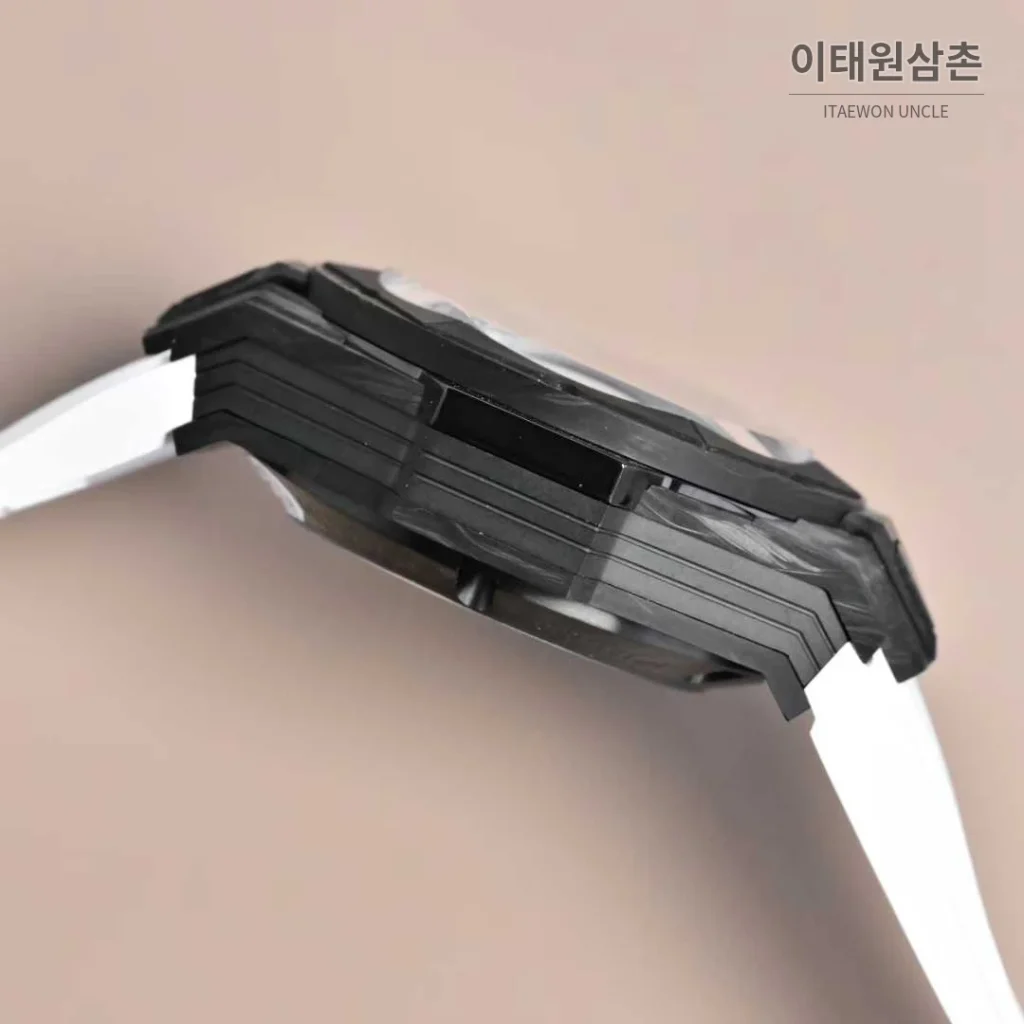 위블로 빅뱅 상블루II 카본파이버 스켈레톤 크로노그래프 오토매틱 45mm 블랙 화이트 러버 스트랩