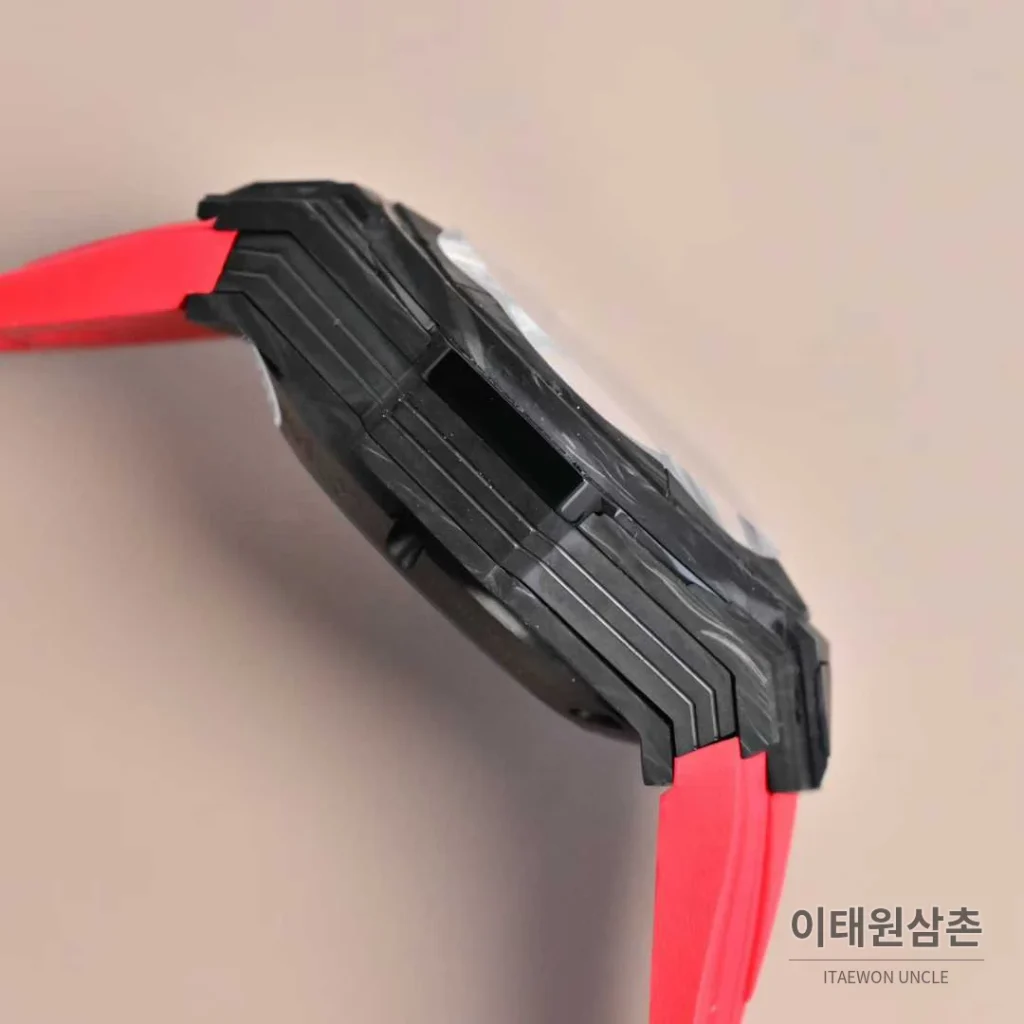 위블로 빅뱅 상블루II 카본파이버 스켈레톤 크로노그래프 오토매틱 45mm 블랙 레드 러버 스트랩