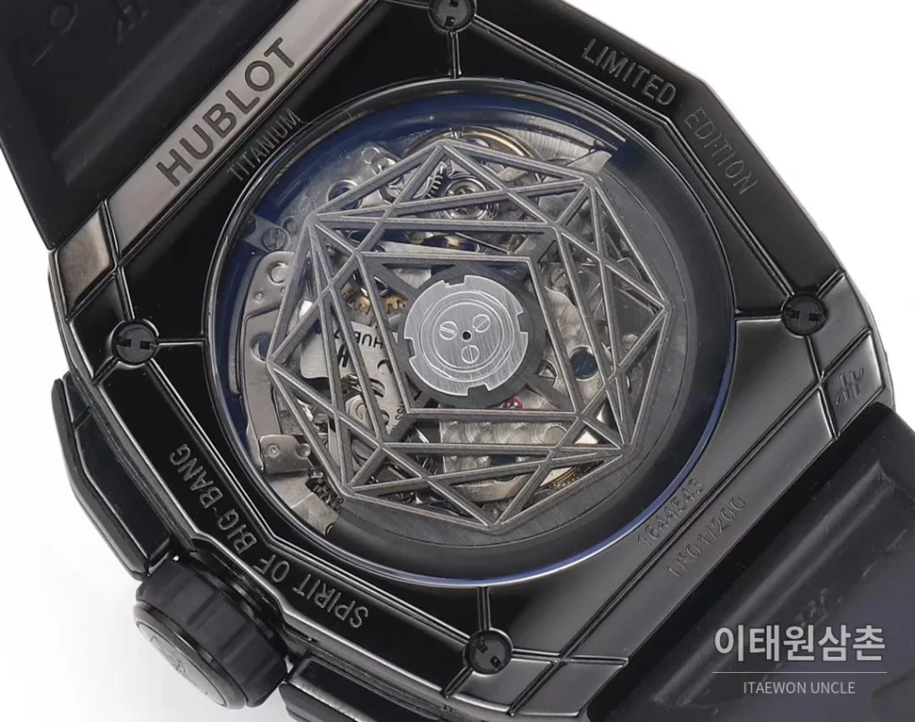 위블로 빅뱅 상블루 III 스켈레톤 기하학 크로노그래프 러버밴드 오토매틱 42mm 블랙 블랙 베젤