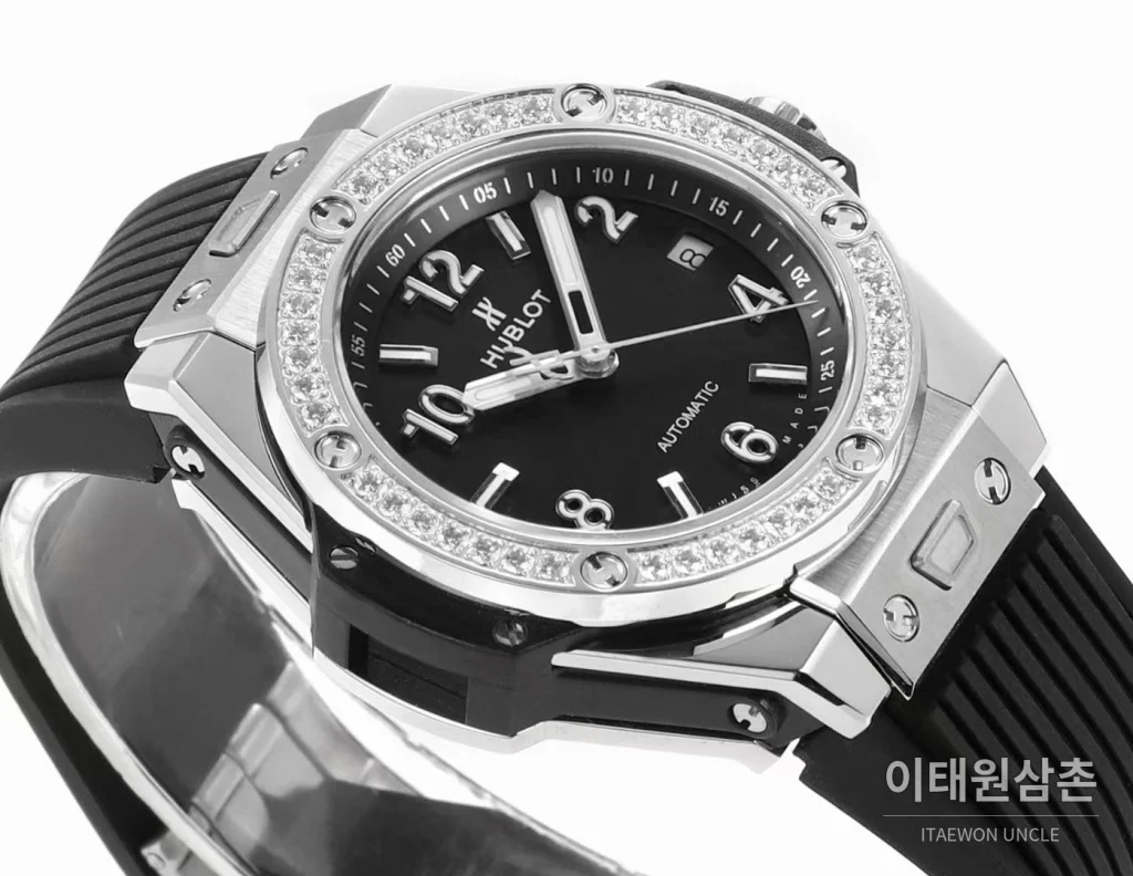 위블로 빅뱅 스틸 레인보우베젤 다이아세팅 오토매틱 39mm 멀티컬러 블랙 다이얼 블랙 러버 스트랩 (4)