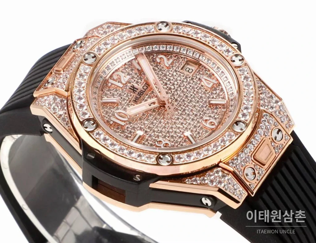 위블로 빅뱅 스틸 레인보우베젤 다이아세팅 오토매틱 39mm 멀티컬러 로즈골드 다이얼 블랙 러버 스트랩