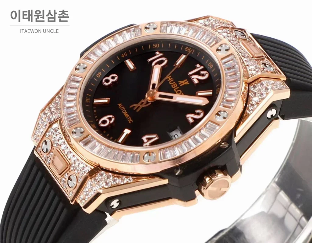 위블로 빅뱅 스틸 레인보우베젤 다이아세팅 오토매틱 39mm 멀티컬러 블랙 다이얼 블랙 러버 스트랩