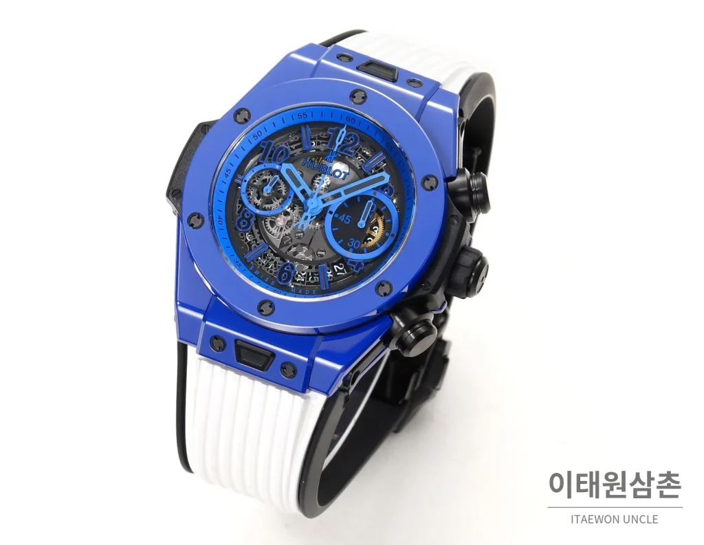 위블로 빅뱅 유니코 세라믹 컬러다이얼 크로노그래프 오토매틱 45mm 컬러 세라믹 화이트 러버 스트랩 블루 베젤