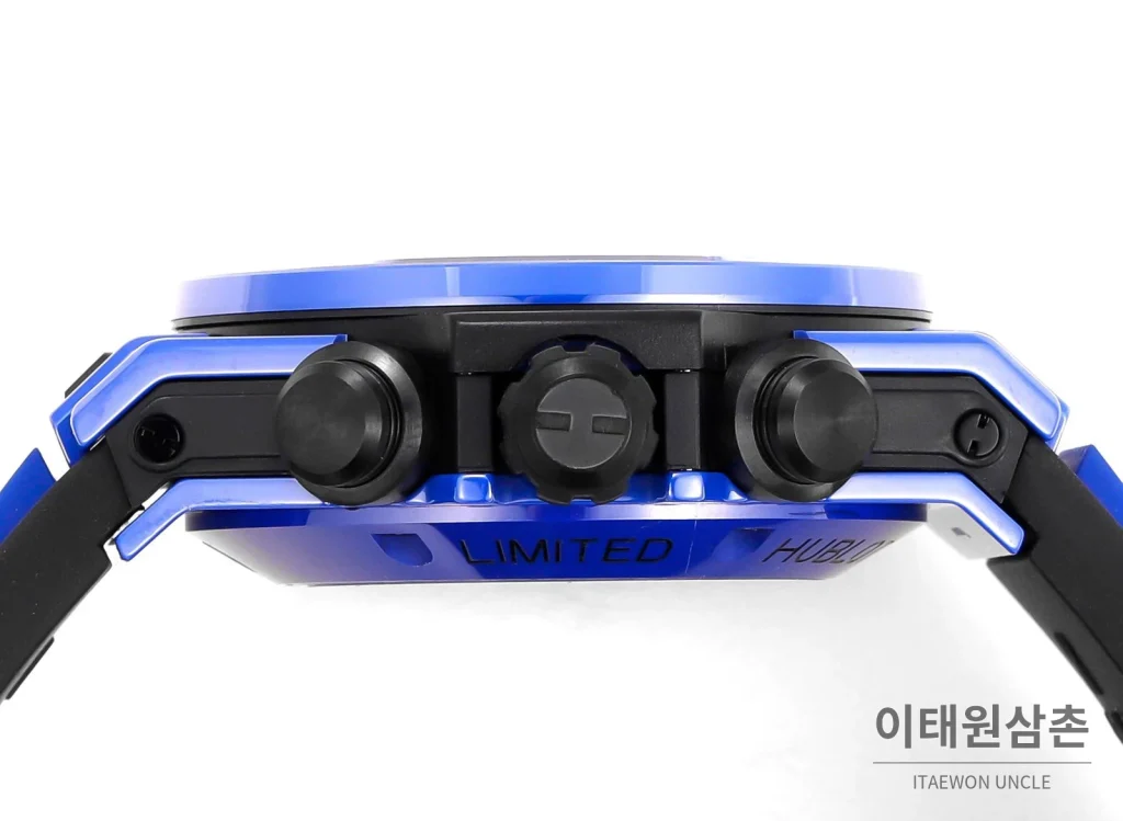 위블로 빅뱅 유니코 세라믹 컬러다이얼 크로노그래프 오토매틱 45mm 컬러 세라믹 블루 러버 스트랩 블루 베젤