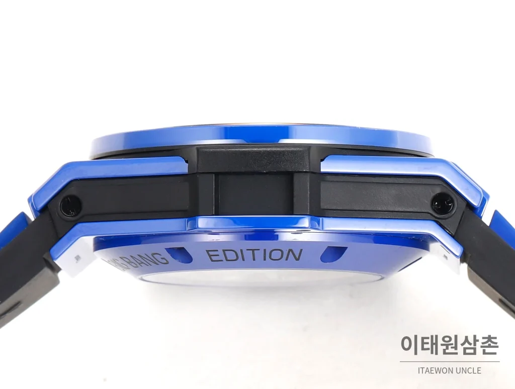 위블로 빅뱅 유니코 컬러세라믹 플라이백 크로노그래프 오토매틱 45mm 멀티 컬러 스켈레톤 다이얼 블루 러버 스트랩 블루 베젤