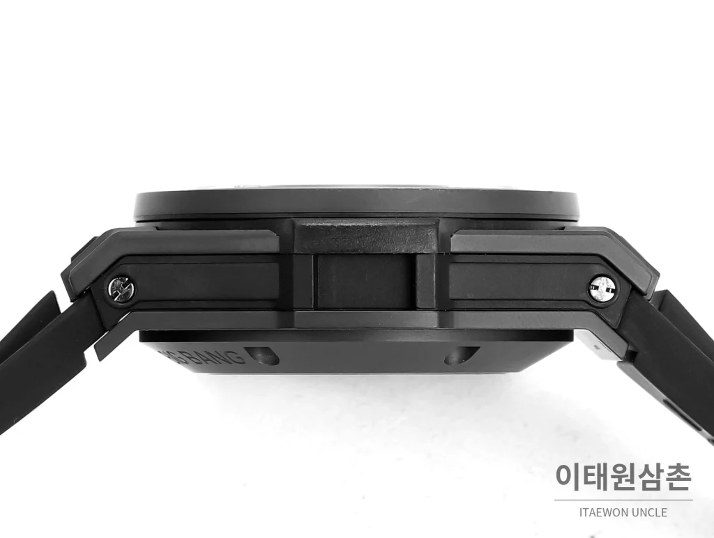 위블로 빅뱅 유니코 컬러세라믹 플라이백 크로노그래프 오토매틱 45mm 멀티 컬러 스켈레톤 다이얼 블랙 러버 스트랩 블랙 베젤
