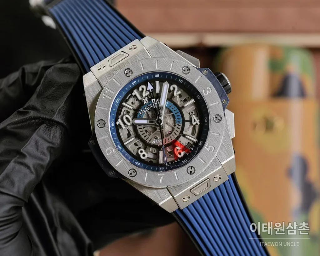 위블로 빅뱅 유니코 GMT 티타늄 블루 오토매틱 45mm 411.NL.7112.RX 스켈레톤 다이얼 블루 러버 스트랩