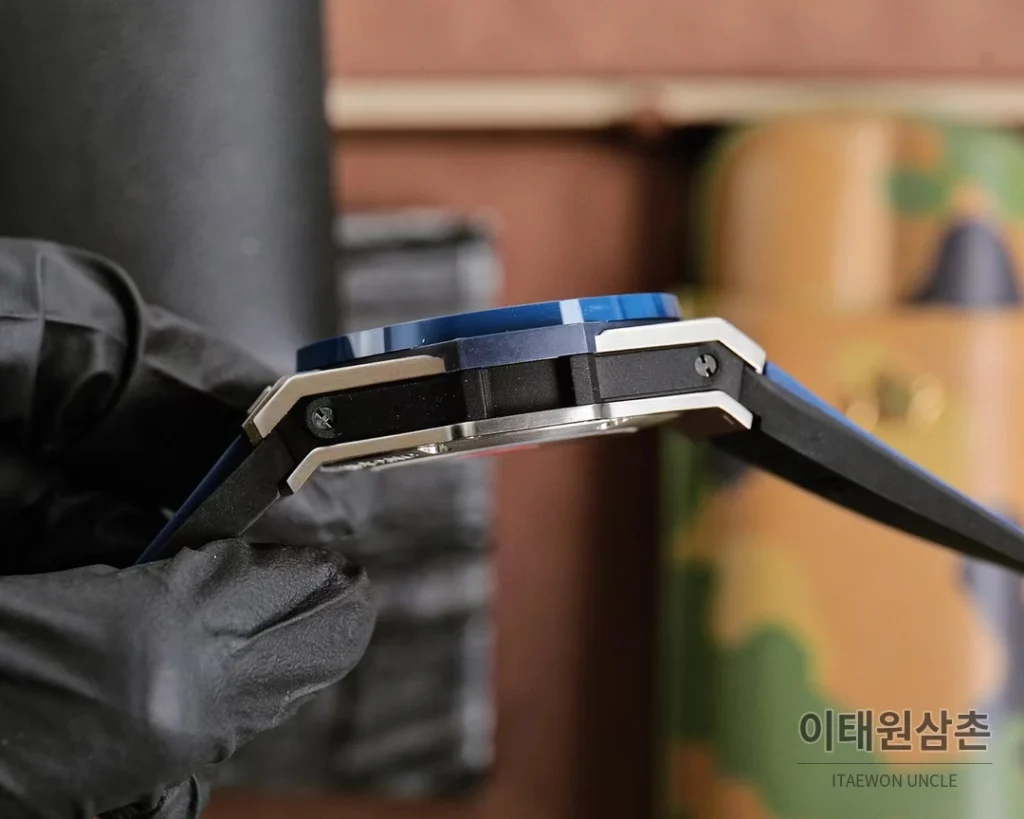 위블로 빅뱅 유니코 GMT 티타늄 블루 오토매틱 45mm 411.NL.7112.RX 스켈레톤 다이얼 블루 러버 스트랩 블루 베젤