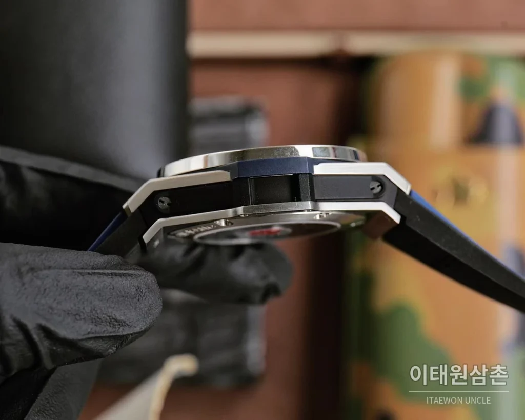 위블로 빅뱅 유니코 GMT 티타늄 블루 오토매틱 45mm 411.NL.7112.RX 스켈레톤 다이얼 블루 러버 스트랩