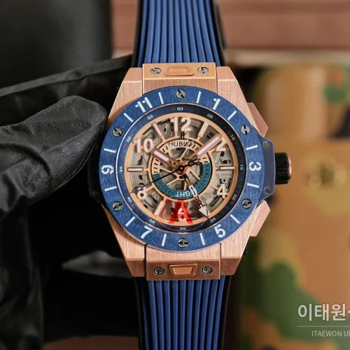 위블로 빅뱅 유니코 GMT 티타늄 골드 오토매틱 45mm 스켈레톤 다이얼 블루 러버 스트랩 위블로 빅뱅 유니코 GMT 티타늄 골드 오토매틱 45mm 스켈레톤 다이얼 블루 러버 스트랩