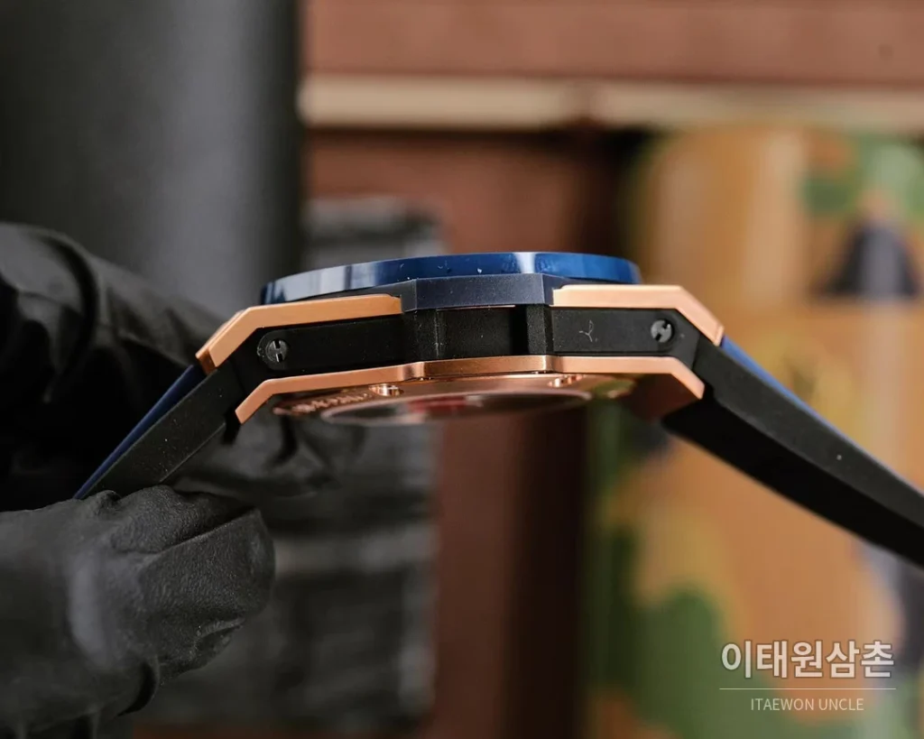 위블로 빅뱅 유니코 GMT 티타늄 골드 오토매틱 45mm 스켈레톤 다이얼 블루 러버 스트랩