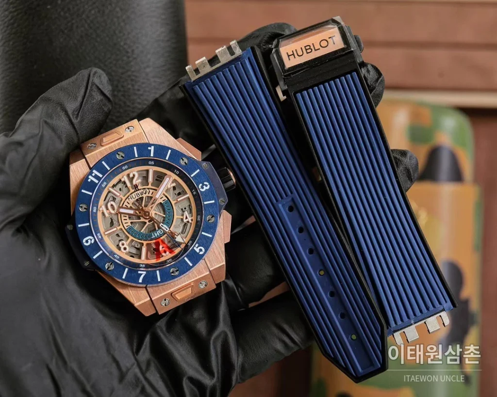 위블로 빅뱅 유니코 GMT 티타늄 골드 오토매틱 45mm 스켈레톤 다이얼 블루 러버 스트랩