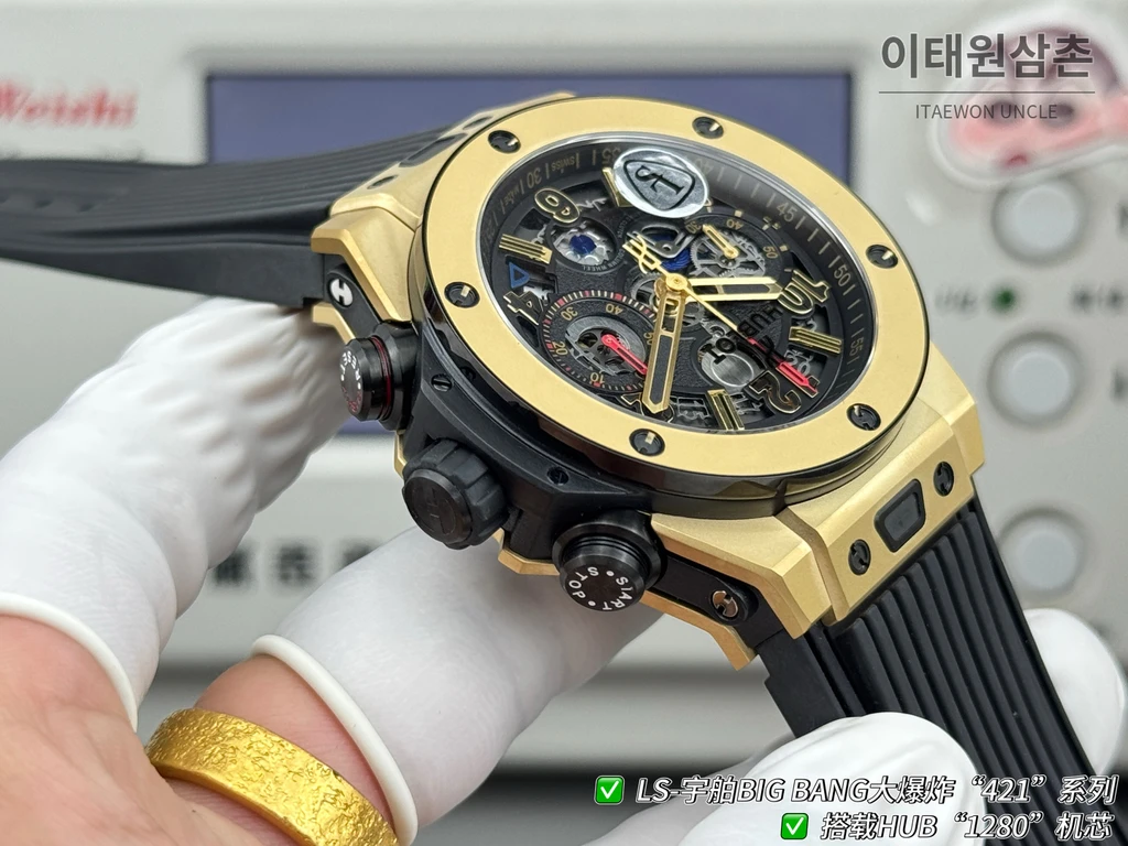 위블로 빅뱅 유니코 골드베젤 운석질감 다이얼 러버밴드 크로노그래프 44mm