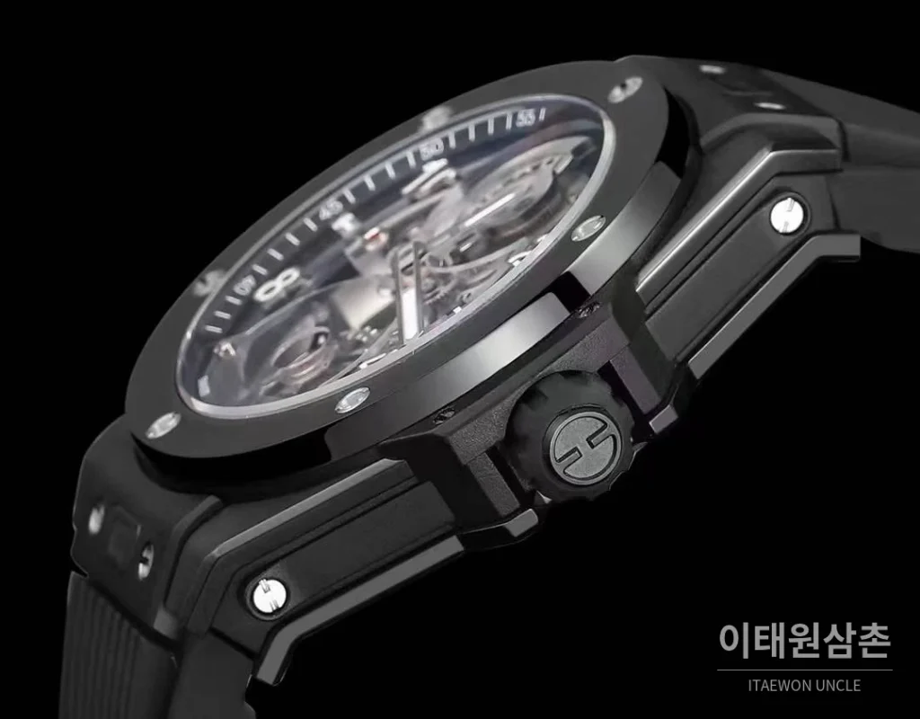 위블로 빅뱅 유니코 스켈레톤 투르비옹 수동 45mm 스켈레톤 다이얼 블랙 러버 스트랩 블랙 베젤 세라믹 케이스