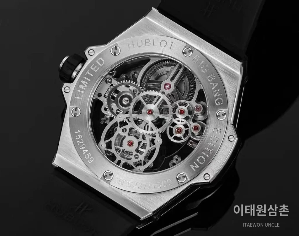 위블로 빅뱅 유니코 스켈레톤 투르비옹 수동 45mm 스켈레톤 다이얼 블랙 러버 스트랩 블랙 베젤