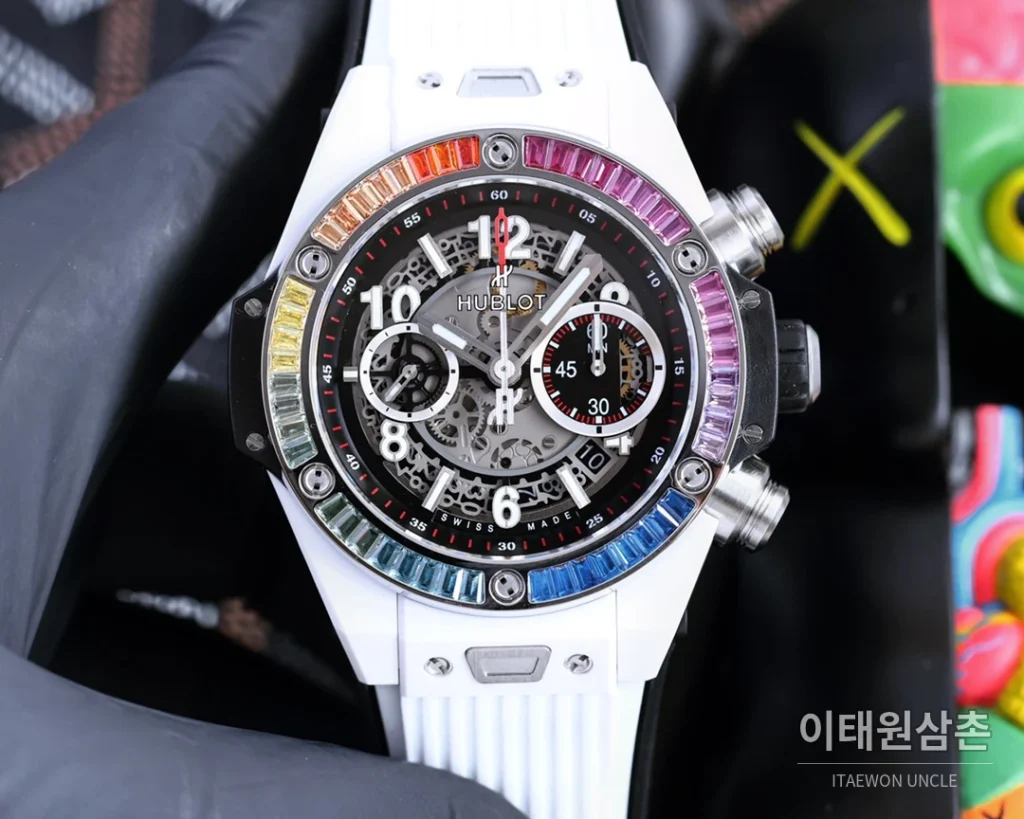 위블로 빅뱅 유니코 티타늄 세라믹 크로노그래프 45.5mm 411.NM.1170.RX 스켈레톤 다이얼 화이트 러버 스트랩 멀티컬러 베젤