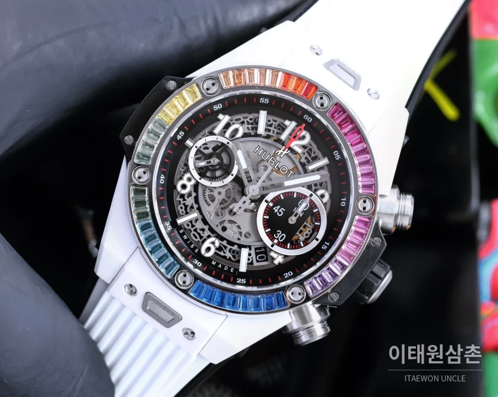 위블로 빅뱅 유니코 티타늄 세라믹 크로노그래프 45.5mm 411.NM.1170.RX 스켈레톤 다이얼 화이트 러버 스트랩 멀티컬러 베젤