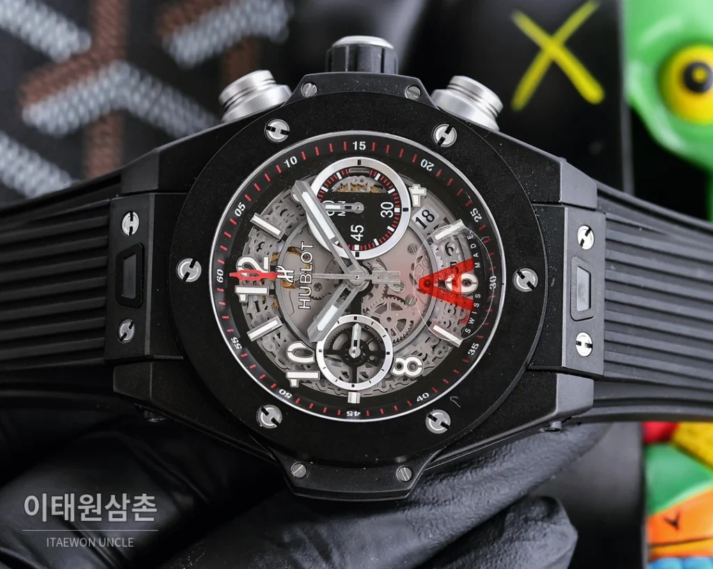 위블로 빅뱅 유니코 티타늄 세라믹 크로노그래프 45.5mm 411.NM.1170.RX 스켈레톤 다이얼 블랙 러버 스트랩 블랙 베젤