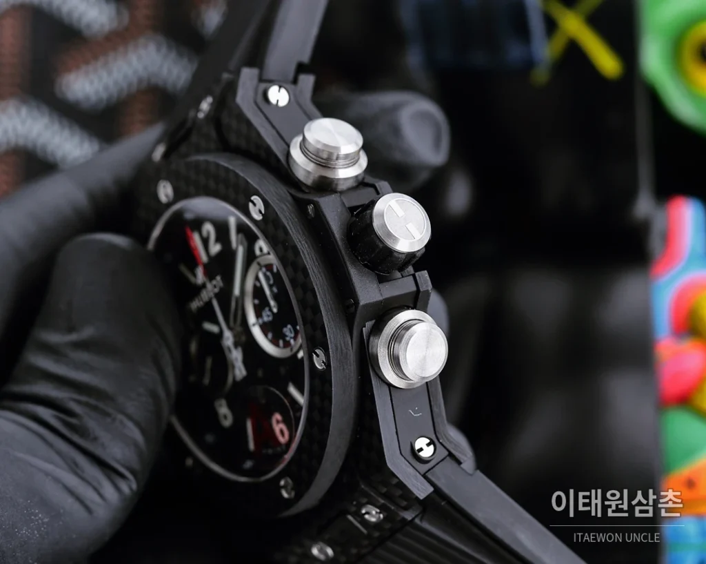 위블로 빅뱅 유니코 티타늄 세라믹 크로노그래프 45.5mm 411.NM.1170.RX 스켈레톤 다이얼 블랙 러버 스트랩 블랙 베젤 (2)