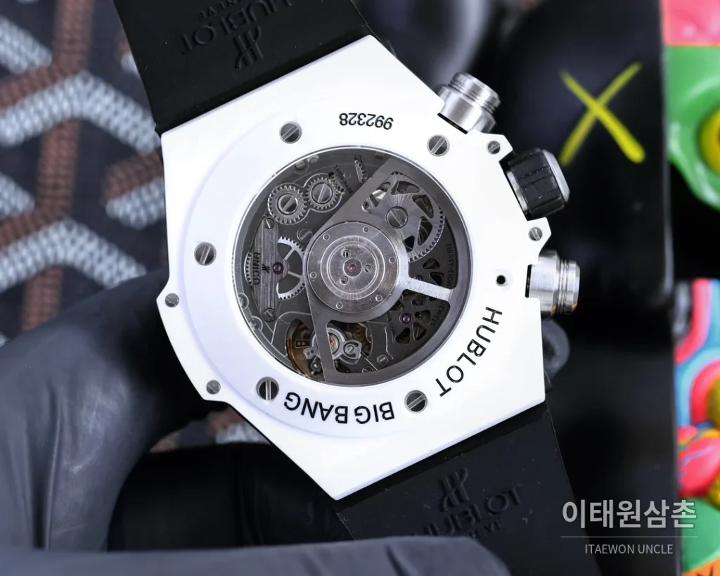 위블로 빅뱅 유니코 티타늄 세라믹 크로노그래프 45.5mm 411.NM.1170.RX 스켈레톤 다이얼 화이트 러버 스트랩 멀티컬러 베젤