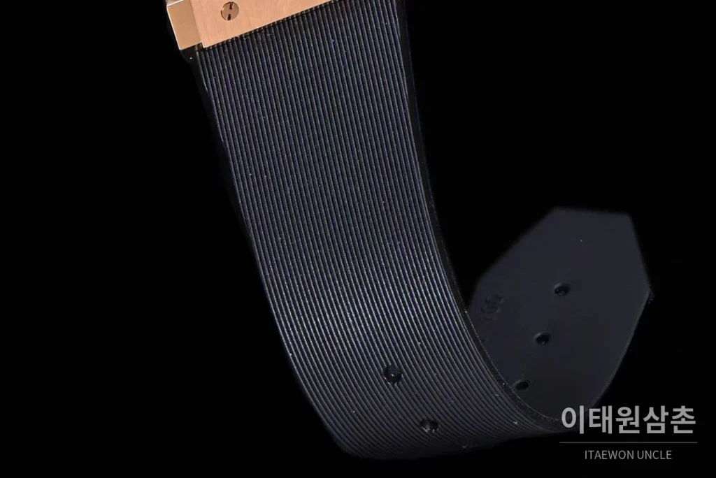 위블로 클래식 퓨전 무라카미 오토매틱 45mm 멀티컬러 다이얼 블랙 러버 스트랩 로즈골드 베젤