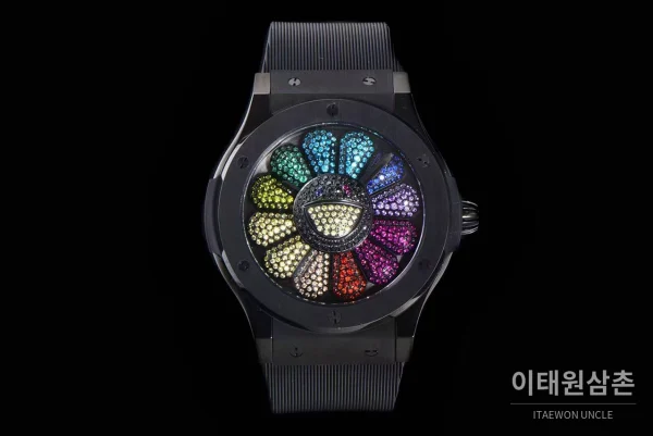 위블로 클래식 퓨전 무라카미 오토매틱 45mm 멀티컬러 다이얼 블랙 러버 스트랩 블랙 베젤