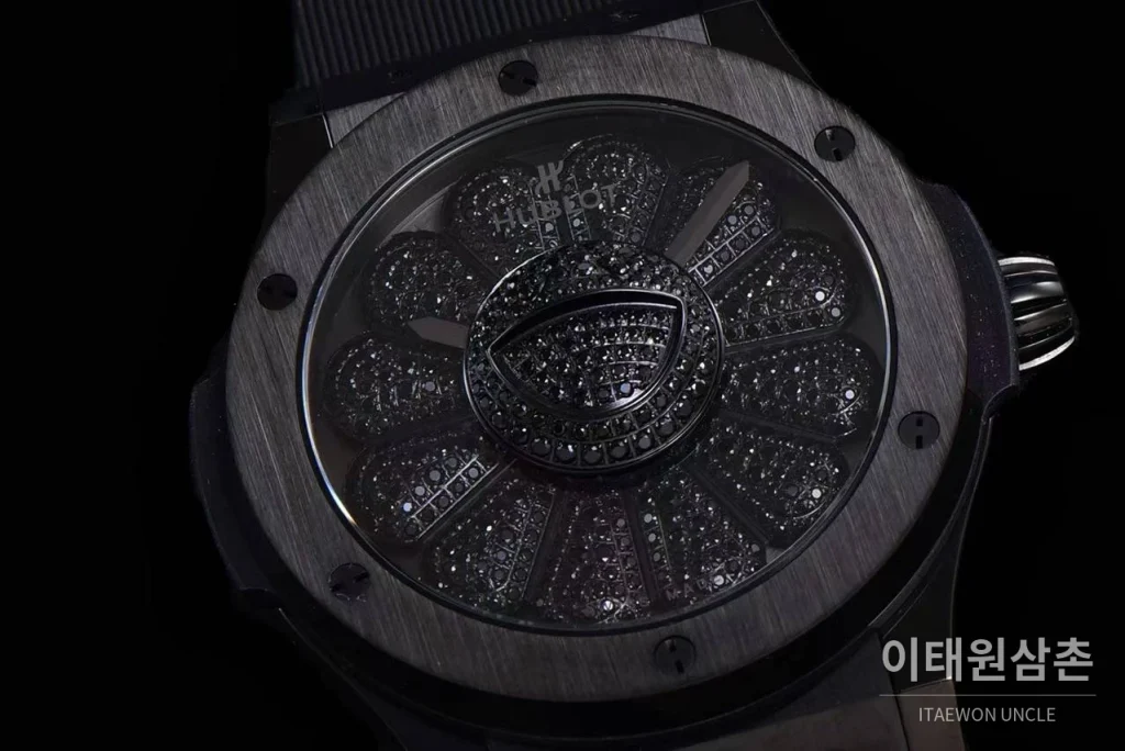 위블로 클래식 퓨전 무라카미 오토매틱 45mm 블랙 다이얼 블랙 러버 스트랩 블랙 베젤