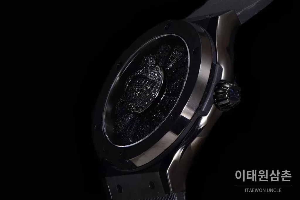위블로 클래식 퓨전 무라카미 오토매틱 45mm 블랙 다이얼 블랙 러버 스트랩 블랙 베젤