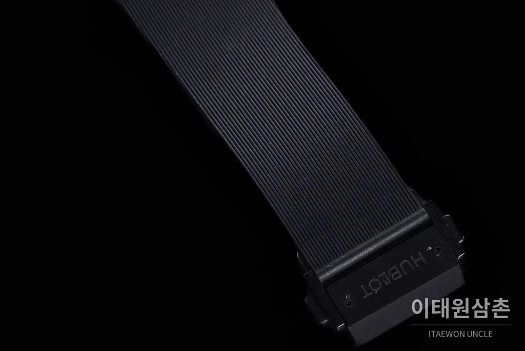 위블로 클래식 퓨전 무라카미 오토매틱 45mm 블랙 다이얼 블랙 러버 스트랩 블랙 베젤