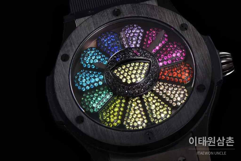 위블로 클래식 퓨전 무라카미 오토매틱 45mm 멀티컬러 다이얼 블랙 러버 스트랩 블랙 베젤