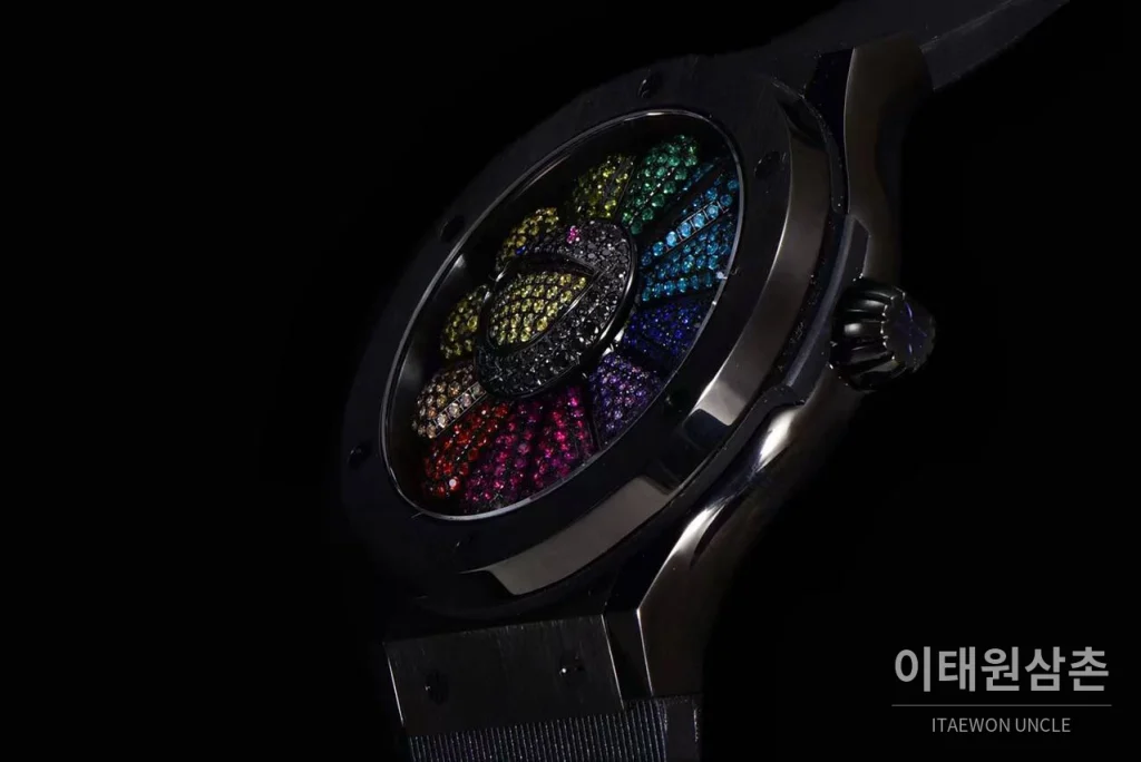 위블로 클래식 퓨전 무라카미 오토매틱 45mm 멀티컬러 다이얼 블랙 러버 스트랩 블랙 베젤