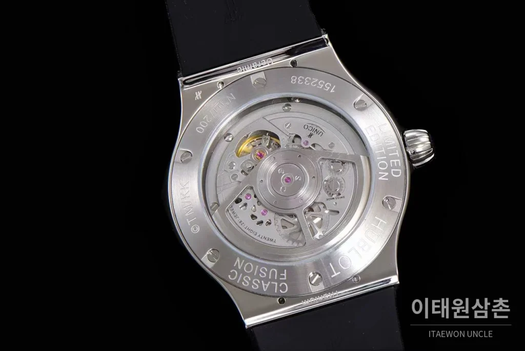 위블로 클래식 퓨전 무라카미 오토매틱 45mm 멀티컬러 다이얼 블랙 러버 스트랩