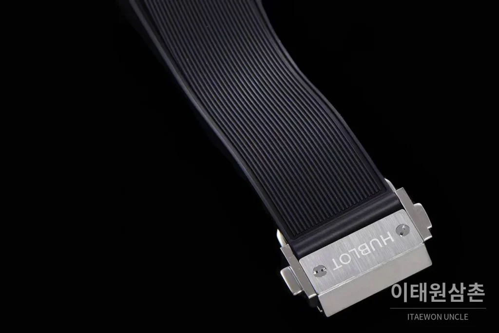 위블로 스피릿 오브 빅뱅 화이트 토노형 스켈레톤 크로노그래프 오토매틱 45mm 스켈레톤 다이얼 블랙 러버 스트랩 실버 베젤
