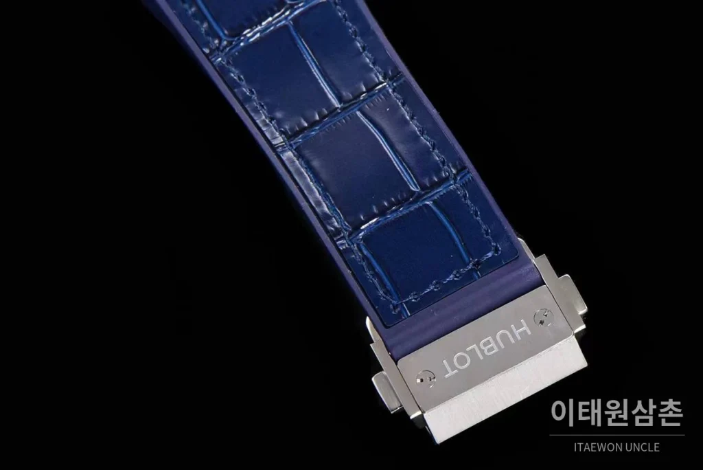 위블로 스피릿 오브 빅뱅 화이트 토노형 스켈레톤 크로노그래프 오토매틱 45mm 스켈레톤 다이얼 네이비 가죽 스트랩