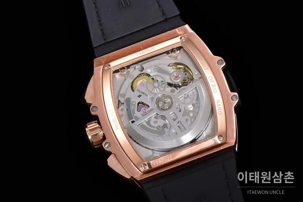 위블로 스피릿 오브 빅뱅 화이트 토노형 스켈레톤 크로노그래프 오토매틱 45mm 스켈레톤 다이얼 브라운 가죽 스트랩 로즈골드 베젤 (3)