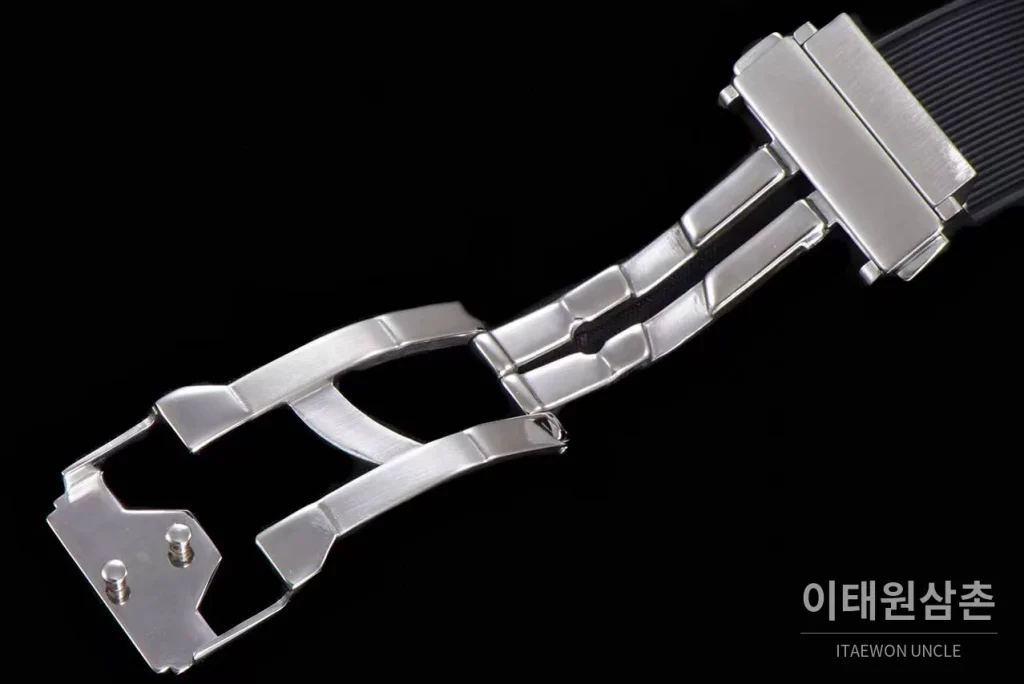 위블로 스피릿 오브 빅뱅 화이트 토노형 스켈레톤 크로노그래프 오토매틱 45mm 스켈레톤 다이얼 블랙 러버 스트랩 실버 베젤