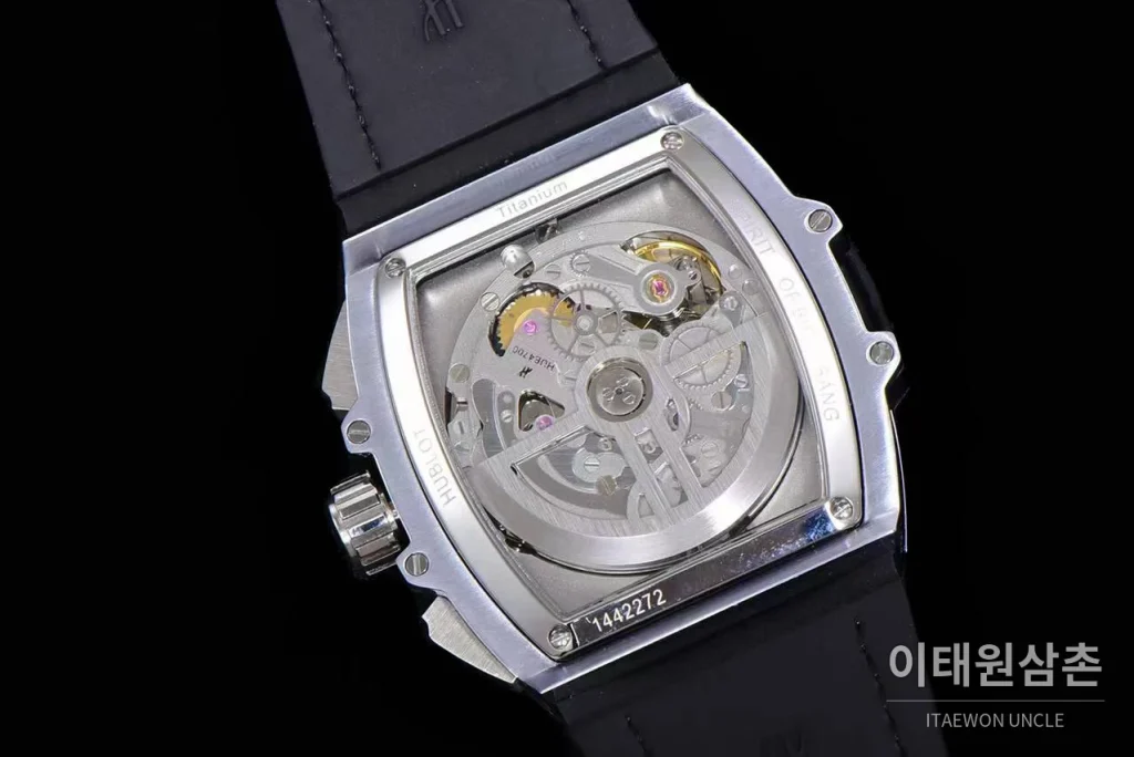 위블로 스피릿 오브 빅뱅 화이트 토노형 스켈레톤 크로노그래프 오토매틱 45mm 스켈레톤 다이얼 블랙 가죽 스트랩 실버 베젤