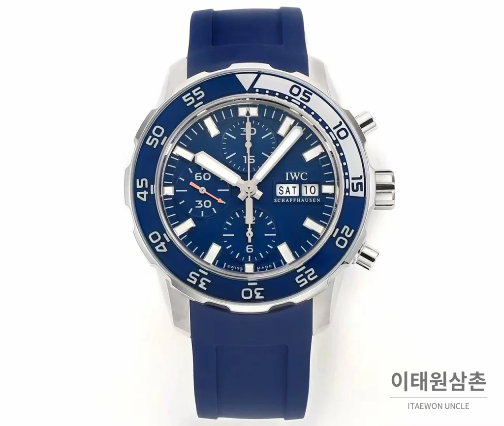 IWC 아쿠아타이머 크로노그래프 루미너스 베젤 블랙다이얼 오토매틱 44mm 네이비 러버 스트랩