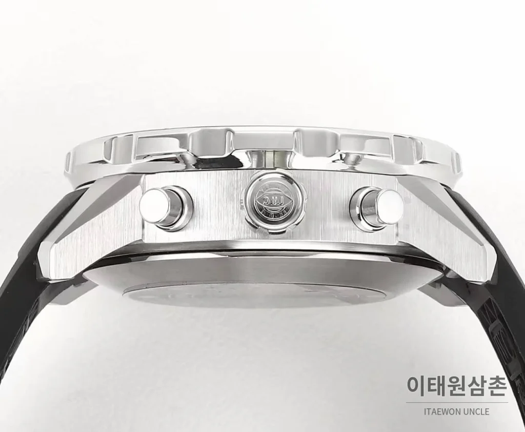 IWC 아쿠아타이머 크로노그래프 루미너스 베젤 블랙다이얼 오토매틱 44mm 블랙 러버 스트랩