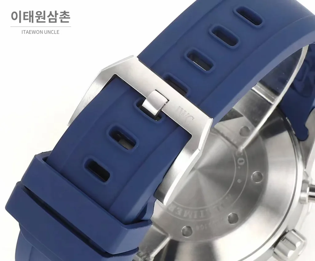 IWC 아쿠아타이머 크로노그래프 루미너스 베젤 블랙다이얼 오토매틱 44mm 네이비 러버 스트랩