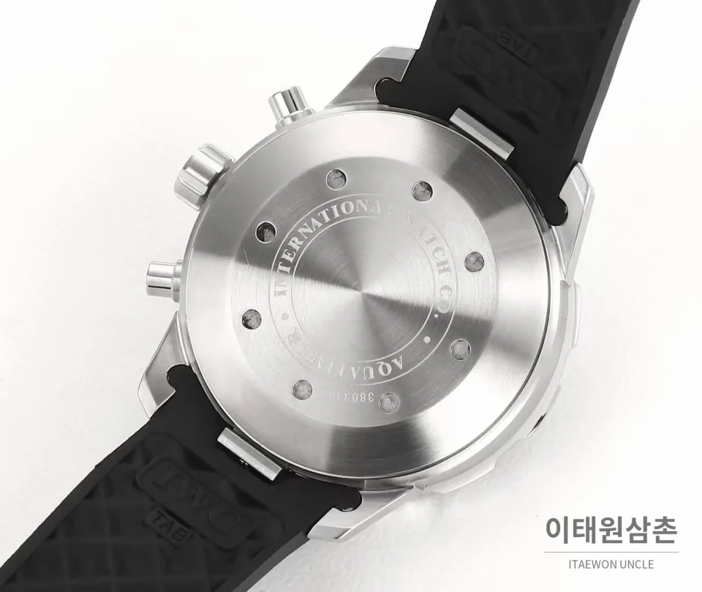 IWC 아쿠아타이머 크로노그래프 루미너스 베젤 블랙다이얼 오토매틱 44mm 블랙 러버 스트랩